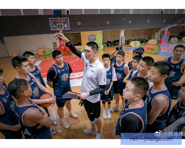 王燊超谈主帅信任与青训经历，海港后防老将的角色转变